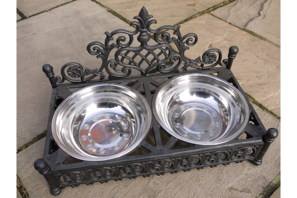 Vintage Style Cast Iron Dog Dish Holder with Feeding Bowls